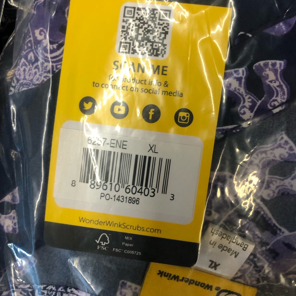 NWT Wink Purple Elephant Pattern Short Sleeve Scrub Top multiple sizes - Picture 8 of 16